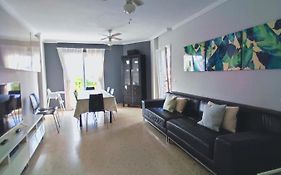 Encantador, amplio y comodo apartamento cerca de la playa y del centro